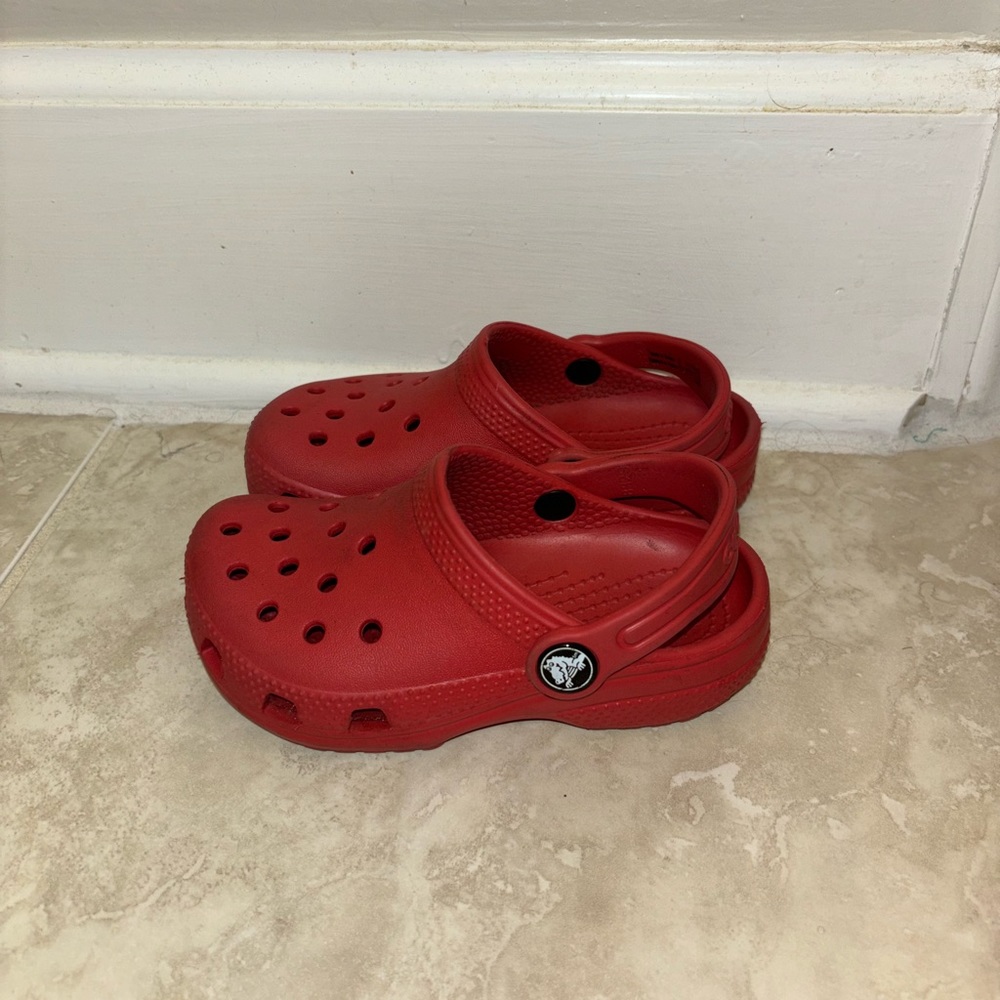 Toddler Crocs size 9
